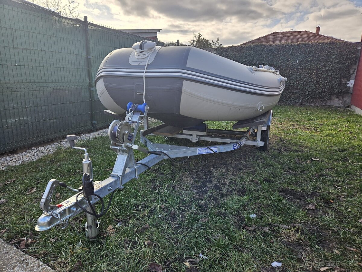 Člun Gladiator 370