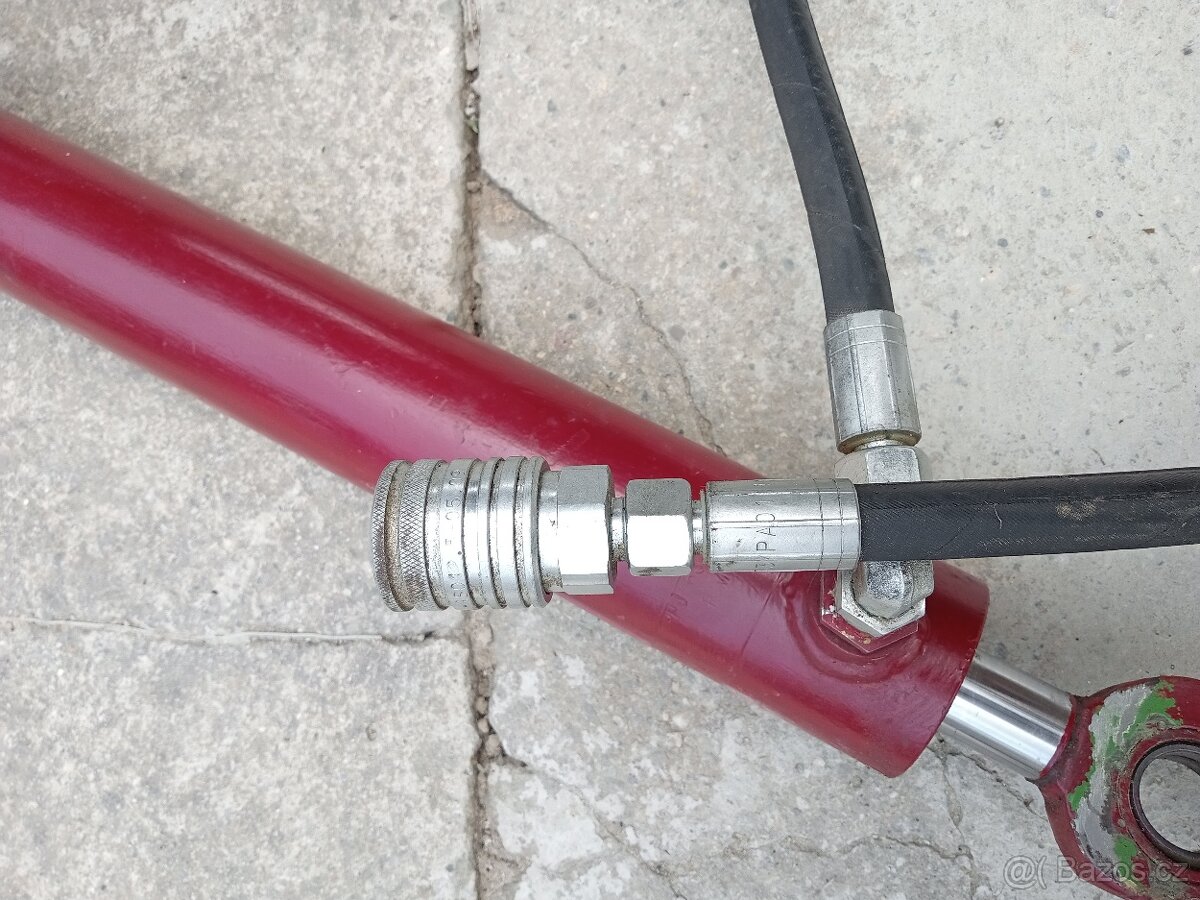 Hydraulická pístnice