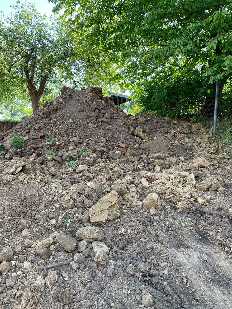 Hlína, zemina z výkopu odvoz do 20km zdarma