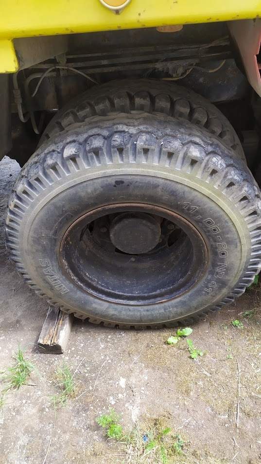 Kola z Tatra 815 11.00 R20