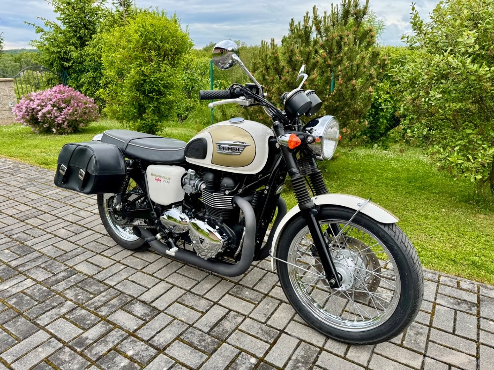 Triumph Bonneville T100 5680Km