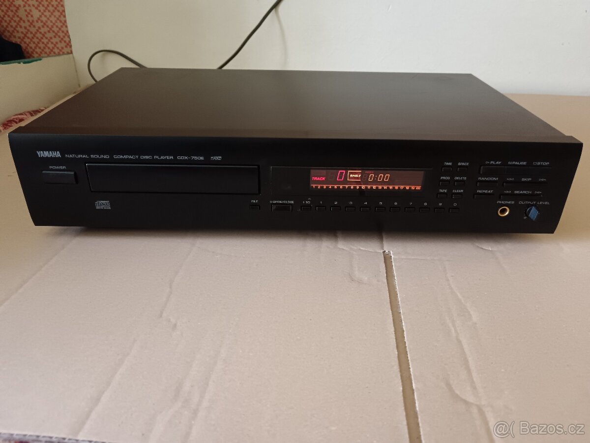 Yamaha CDX-750-CD