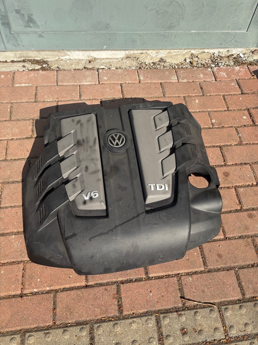 Horní kryt motoru VW Touareg ll 7P
