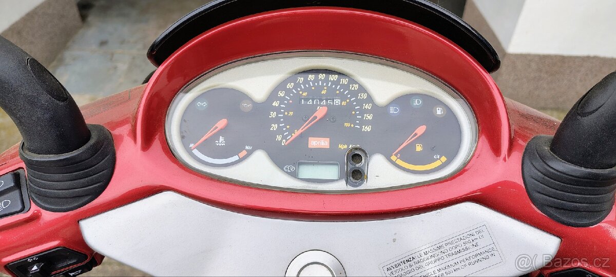 Skútr Aprilia Leonardo 125