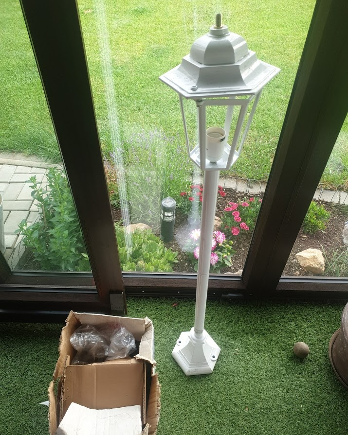 Stojací venkovní lampa Lumina