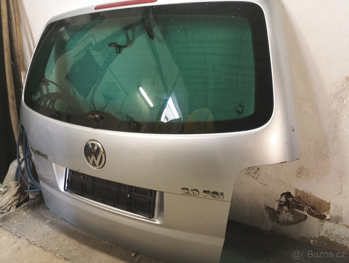 5. té dveře z VW Touran
