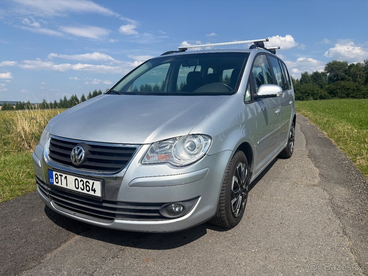 VW Touran 1.9TDI 77kW - R.v. 5/2009 - 7 míst - servis