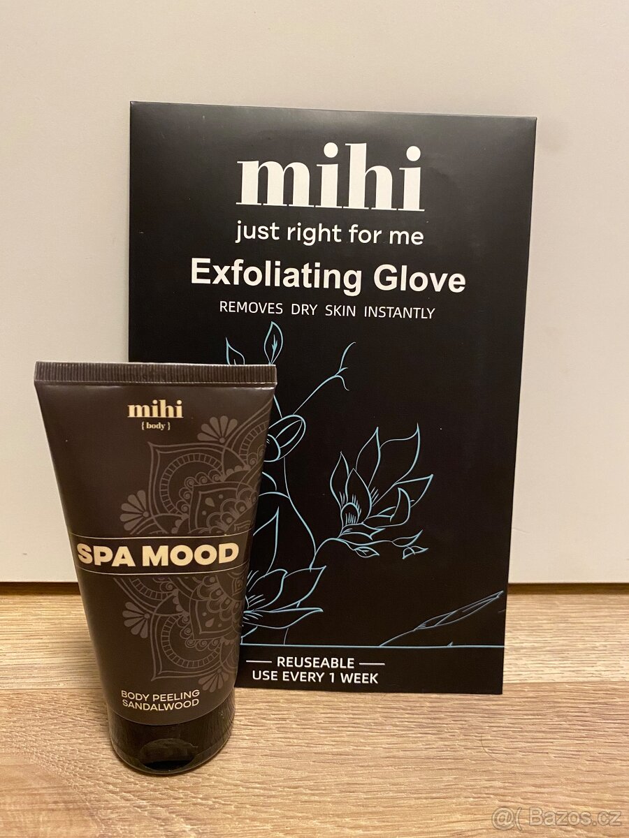 Spa Mood Tělový peeling Sandalwood + rukavice