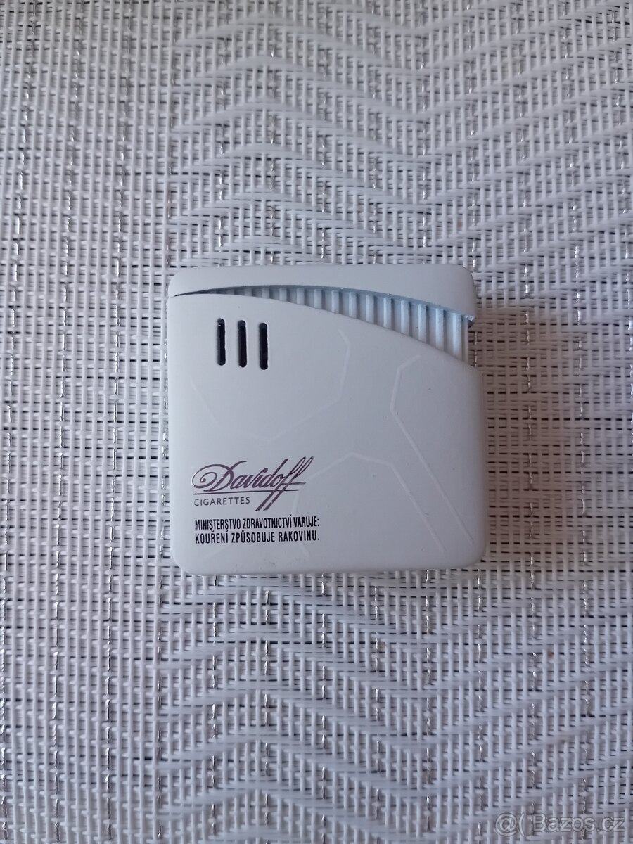 Zapalovač Davidoff bílý