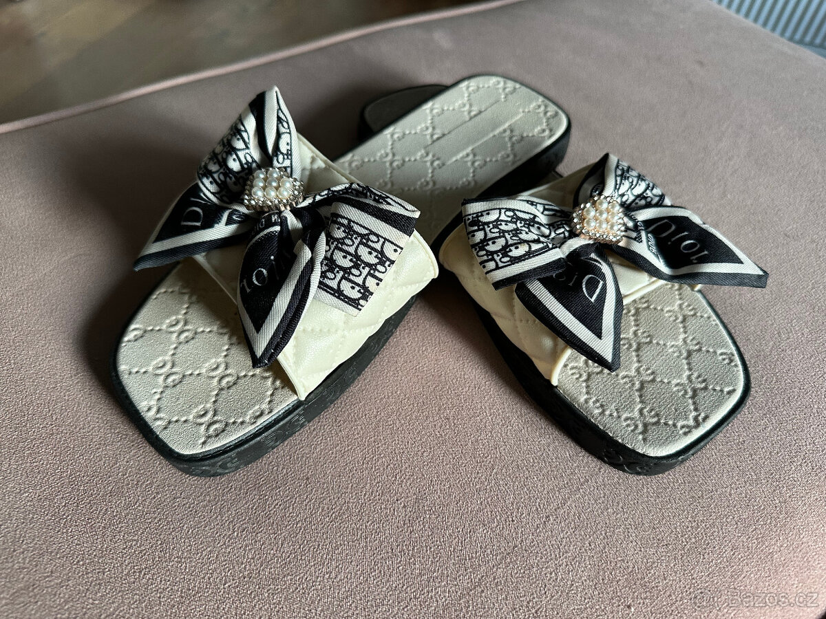 Krásné dámské pantofle Dior