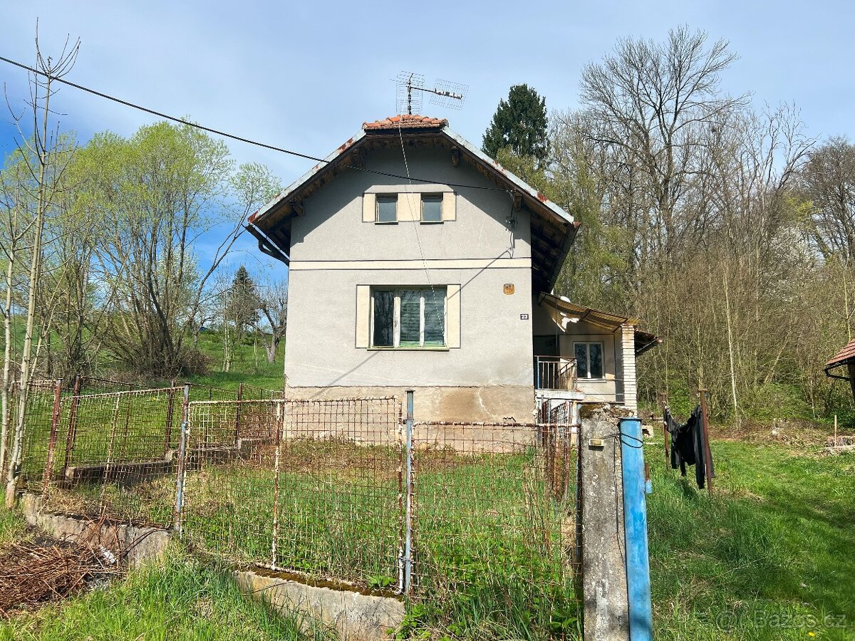 Prodej rodinného domu 4+1 se zahradou v obci Záhuby