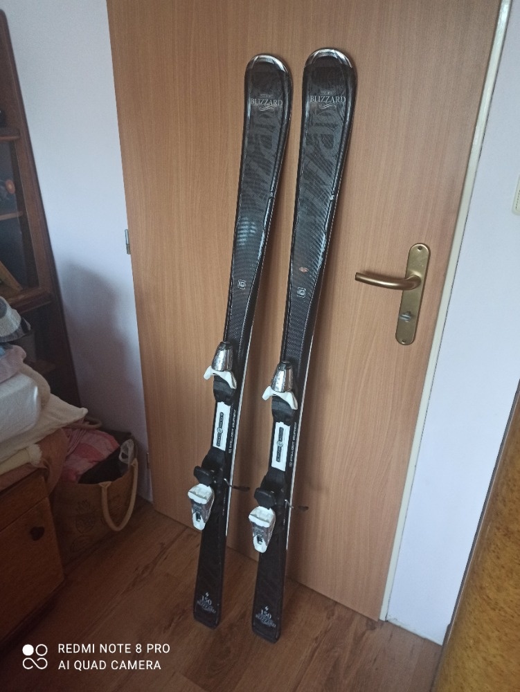 Dámské lyže + lyžáky