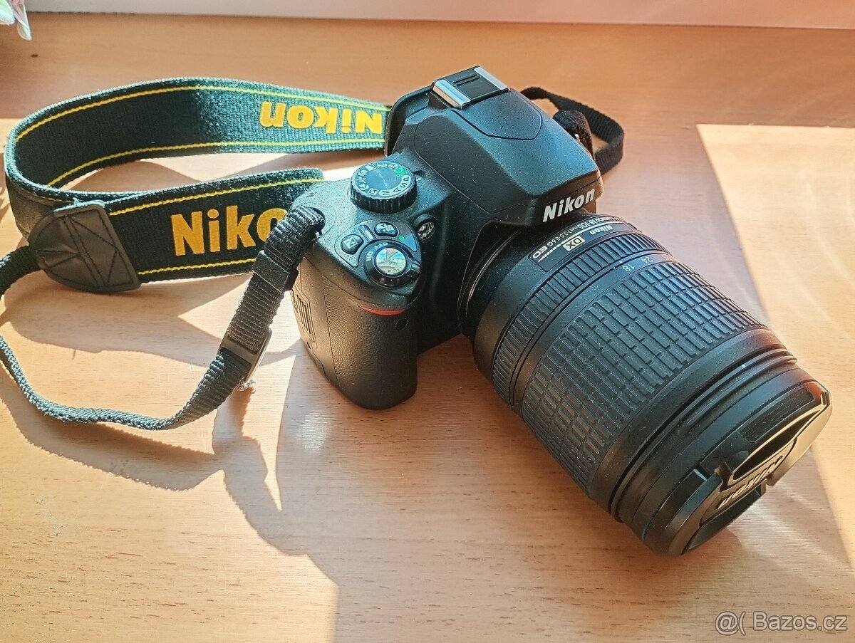 Nikon D60 s objektivem 18-105