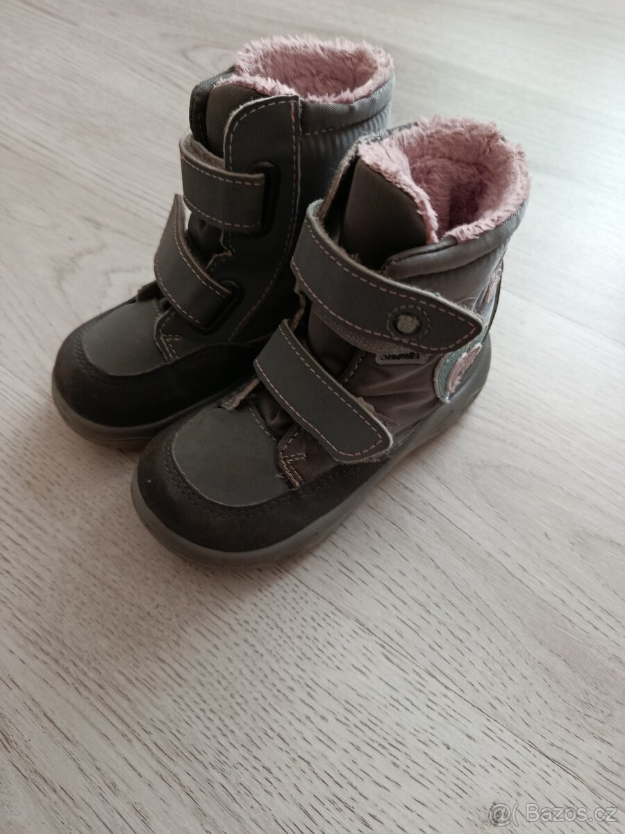 Dívčí zimní obuv zn.Pepino vel. 24