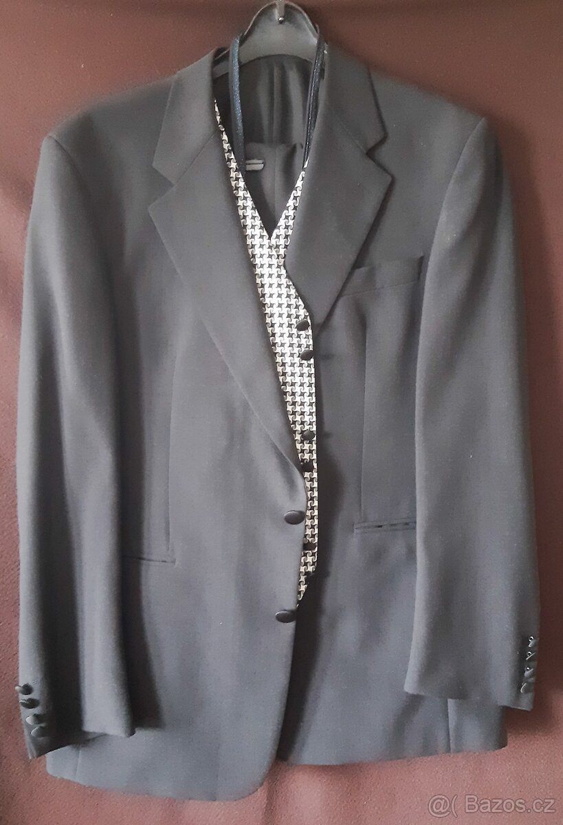 Černý společenský - svatební - oblek s vestou, vel. 52-54