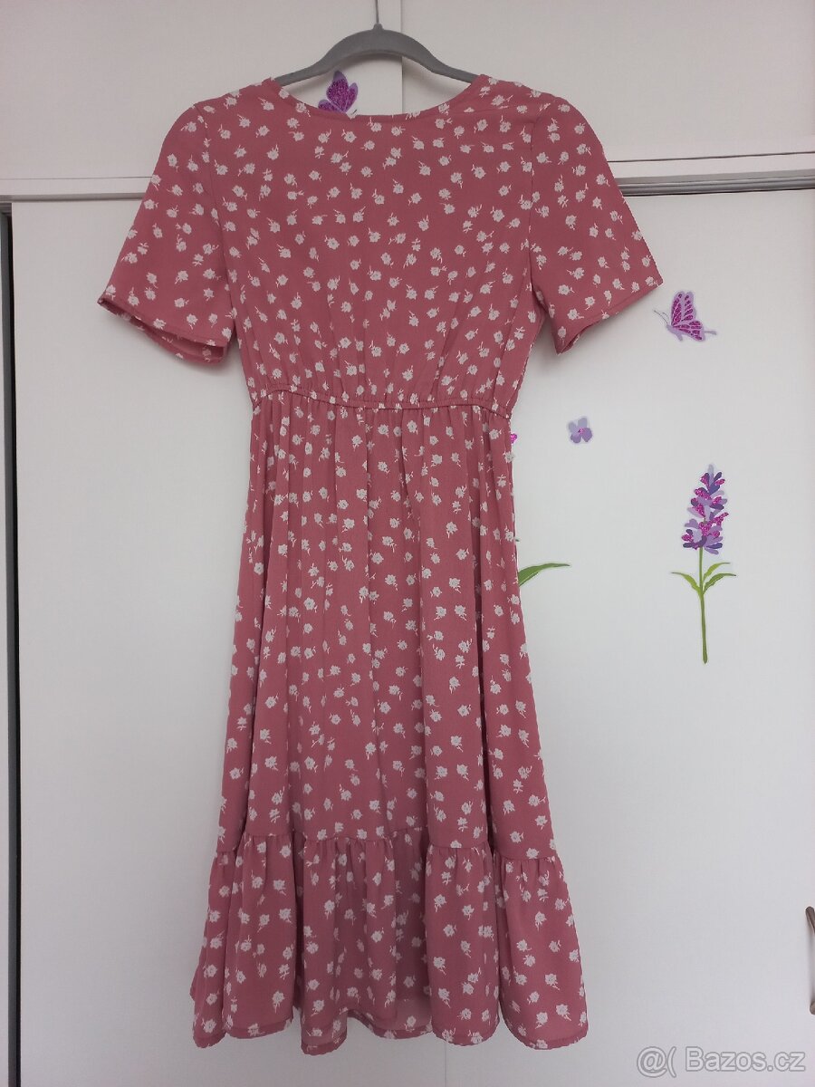 Květinové šaty