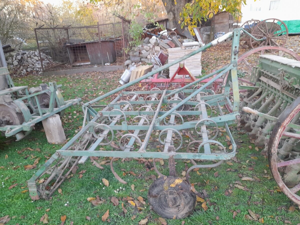 Kultivator,  sazeč brambor