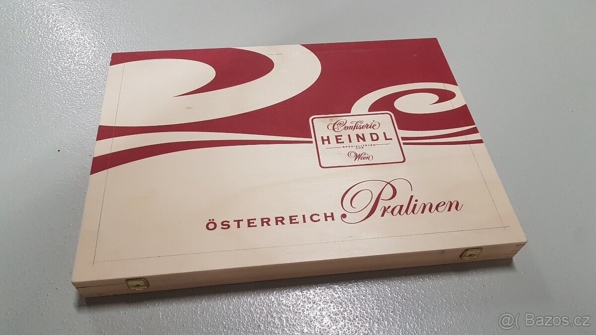 Dřevěná krabice od čokolády