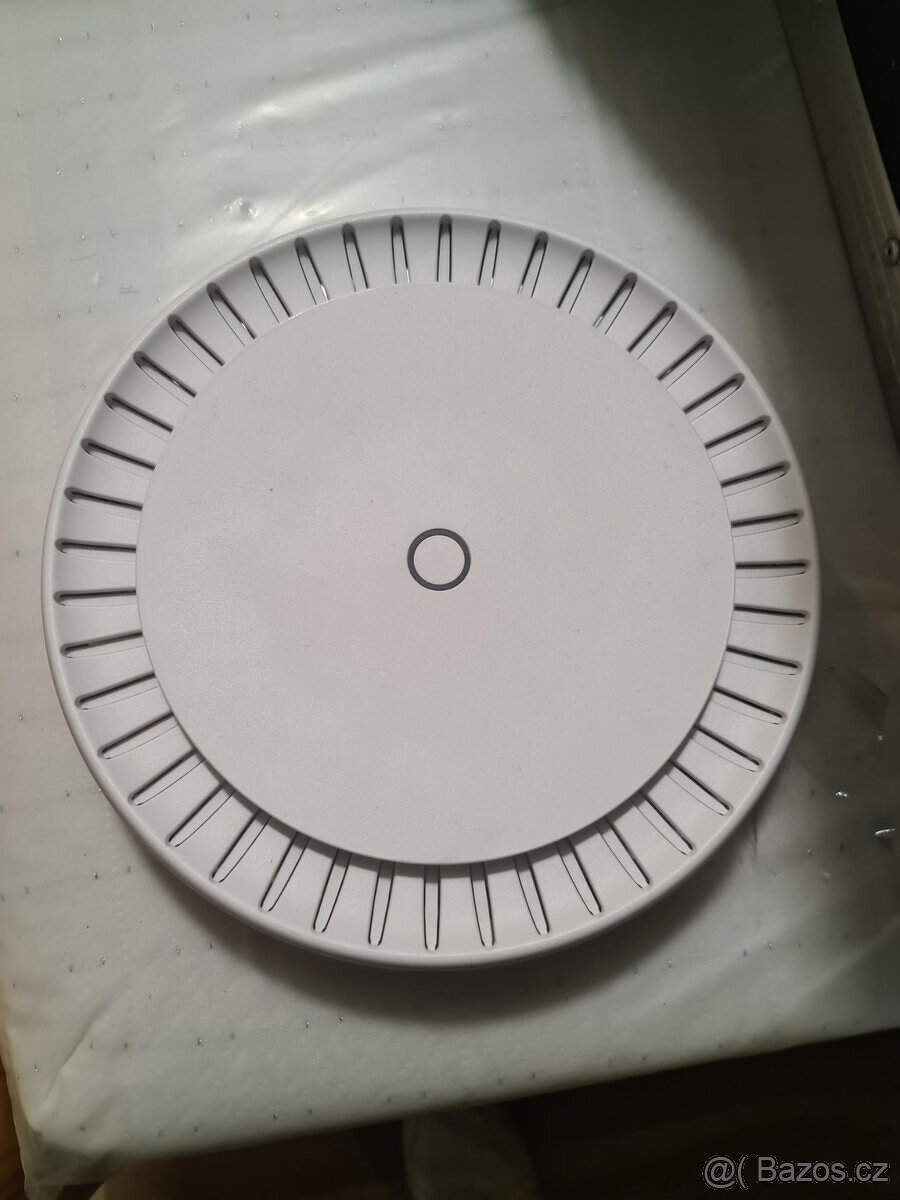 Mikrotik cAP ax - cAPGi-5HaxD2HaxD jako nový, v záruce