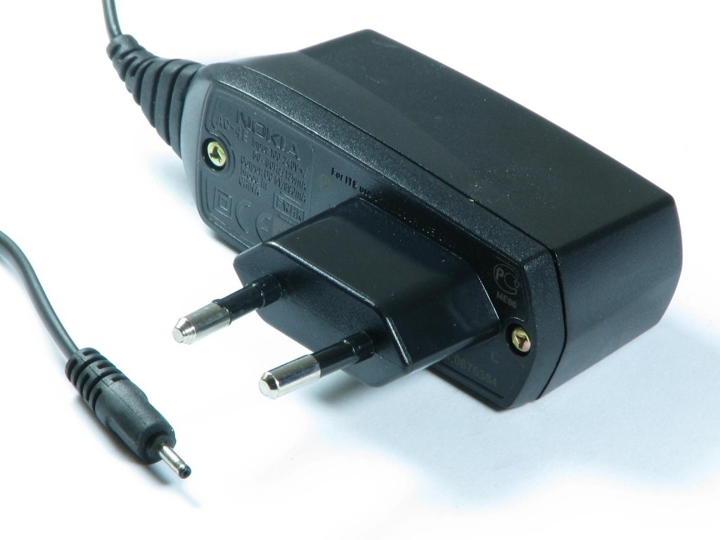 Nabíječka Nokia AC-4E