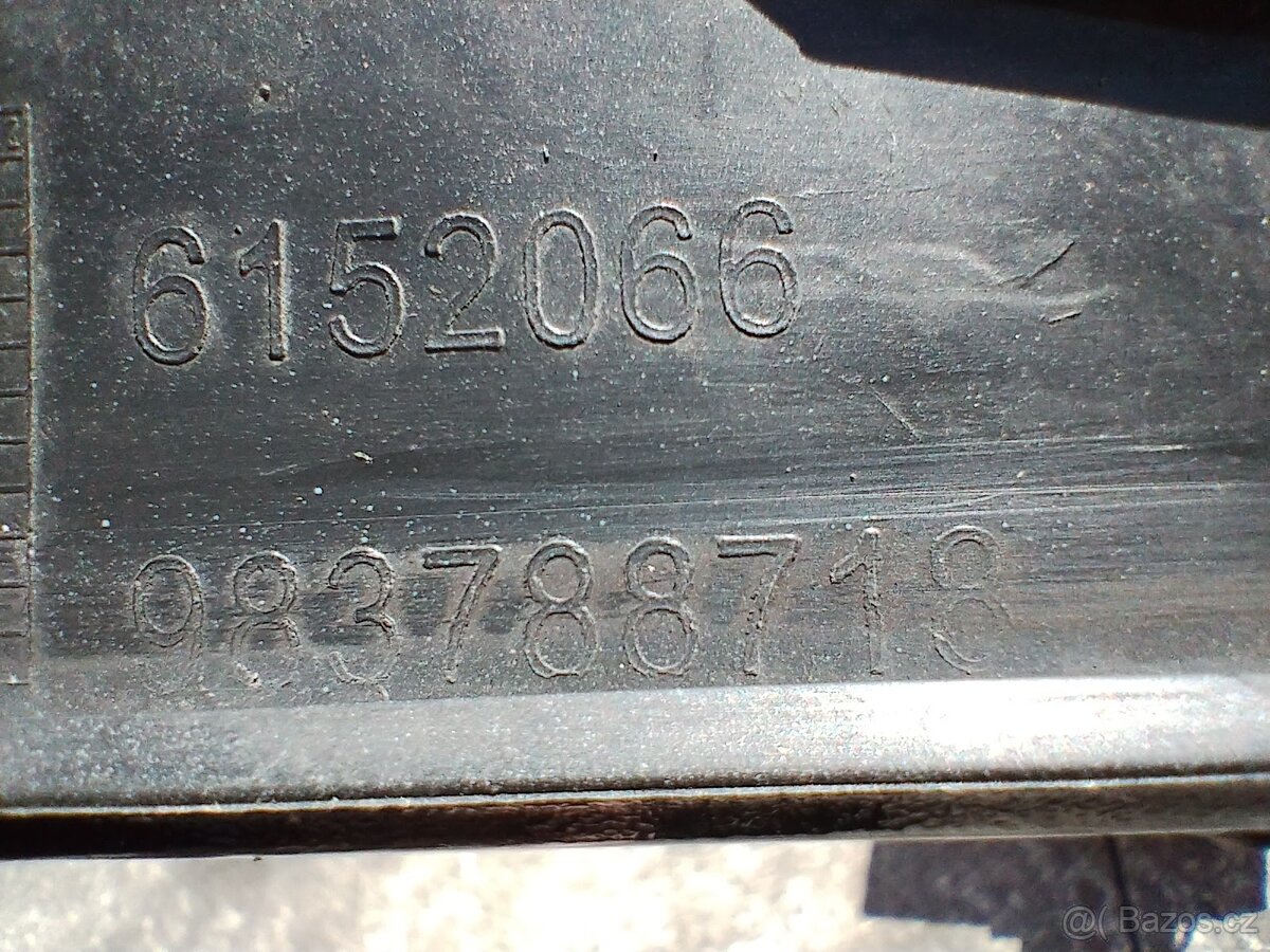 Peugeot 308 P5 t10 plast nárazníku