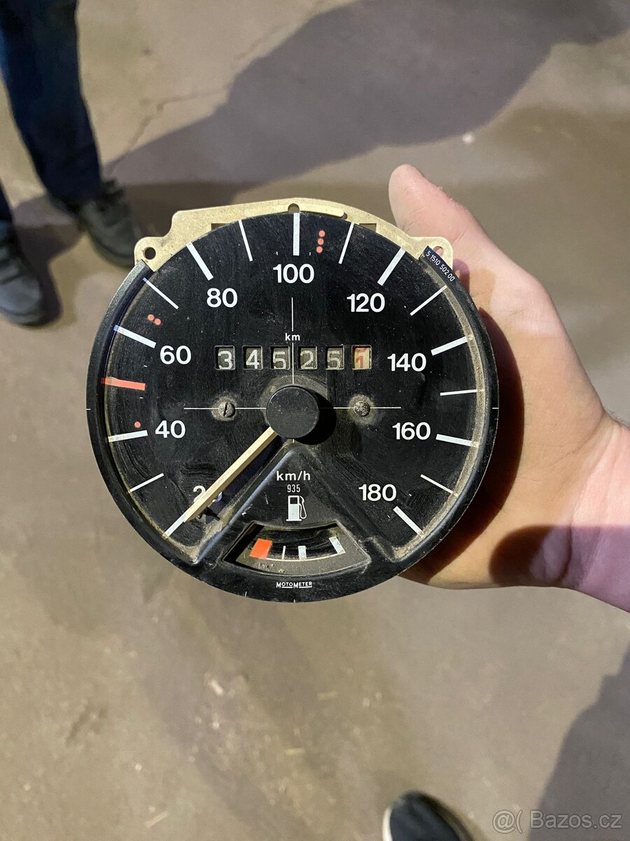 Tachometr Volkswagen golf 1.1.