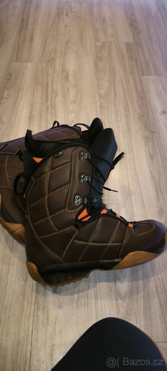 Boty na snowboard askew