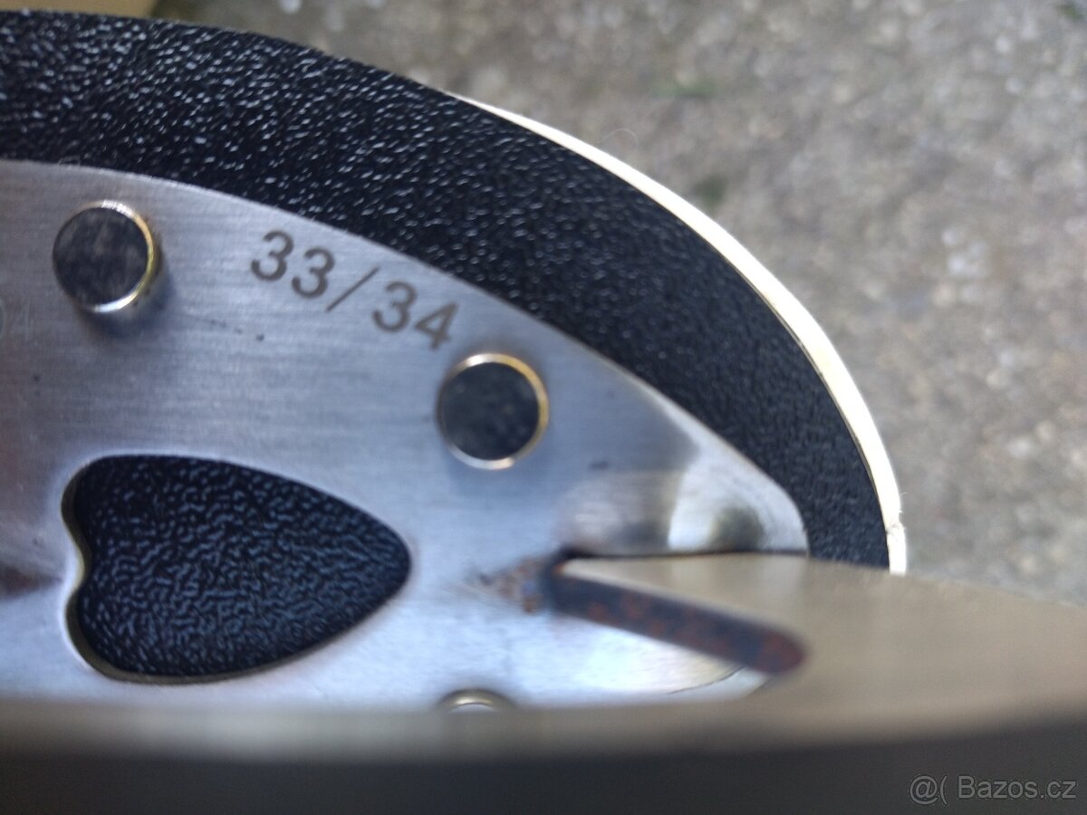 zimní dívčí brusle zn. Oxelo, vel. 33/34