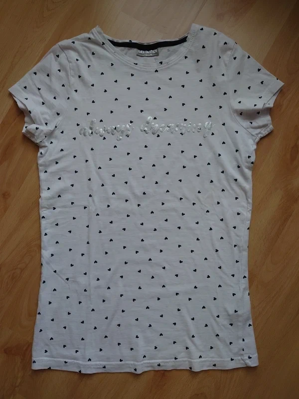 Tričko se srdíčky