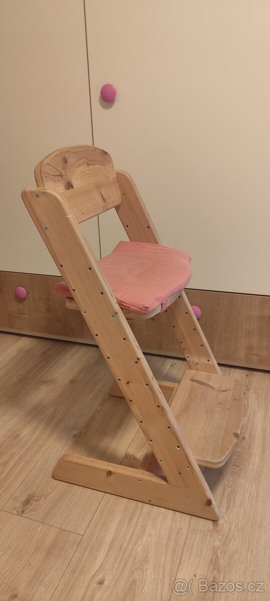 Rostoucí židle