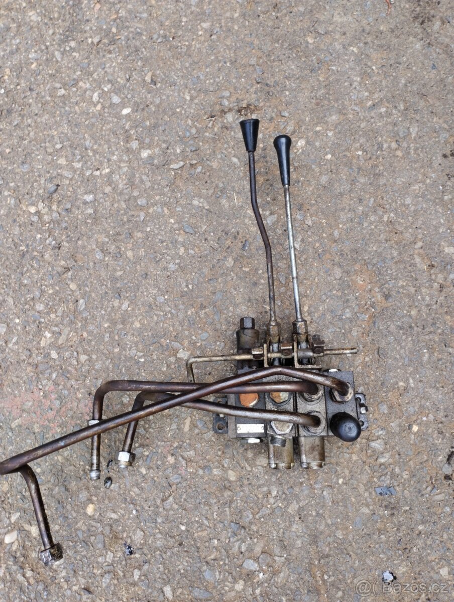 Hydraulický rozvaděč