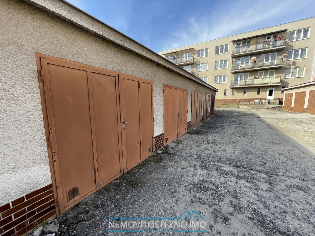 Pronájem garáže 19m2 v blízkosti centra Strakonic, ulice Che