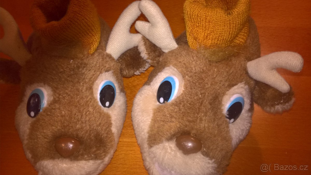 Domácí retro papuče 4x, Dětské papučky 3x, ponožky,důchodky