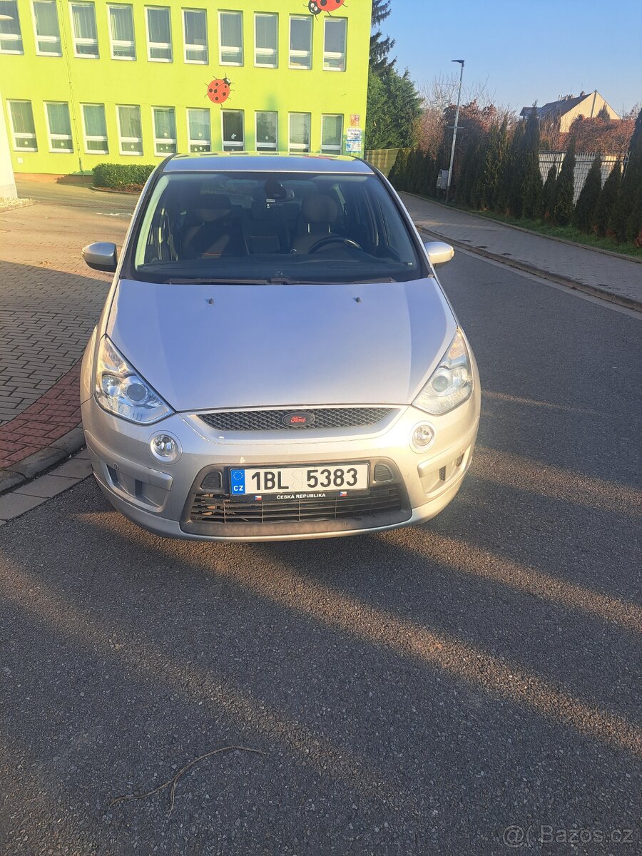 S-Max 2.0 TDCi 103kw 7míst nová STK