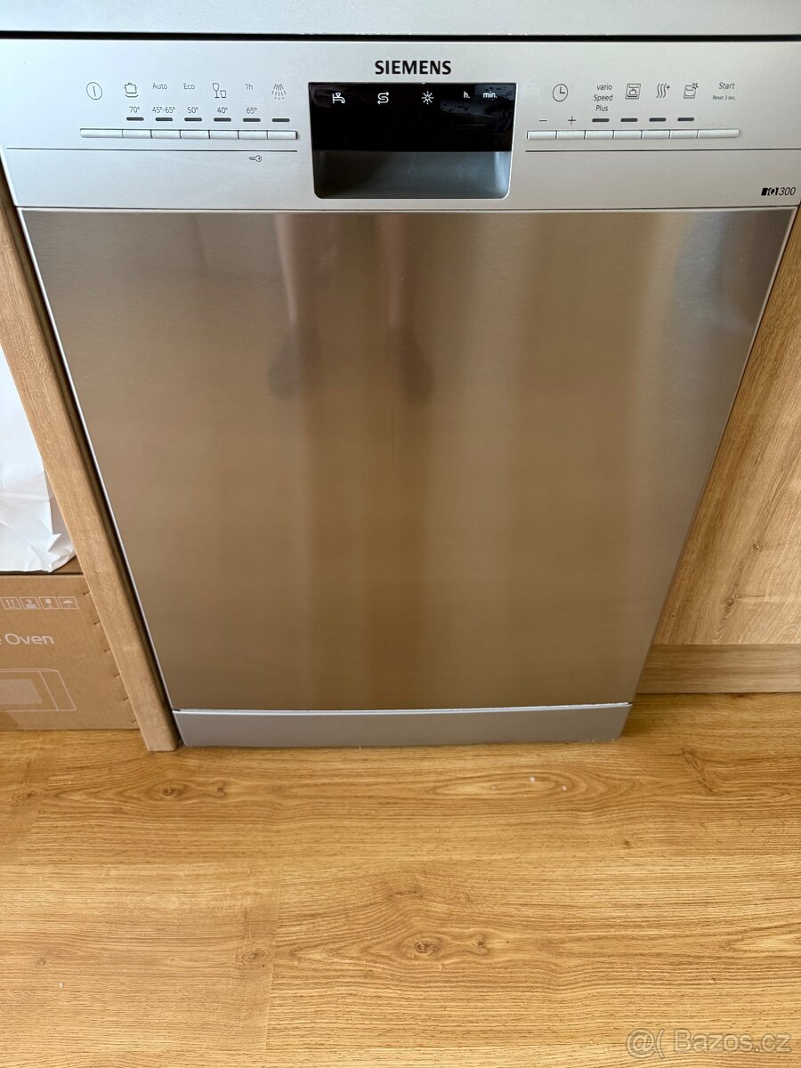 Volně stojící myčka Siemens iQ300 60cm nerez