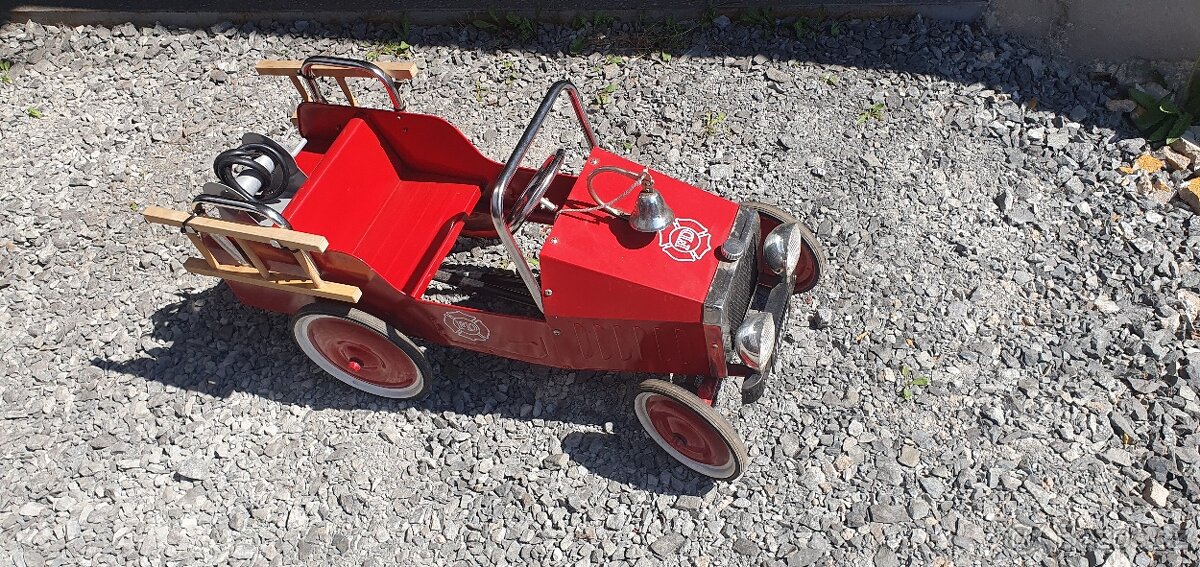 Šlapací auto Hasicí