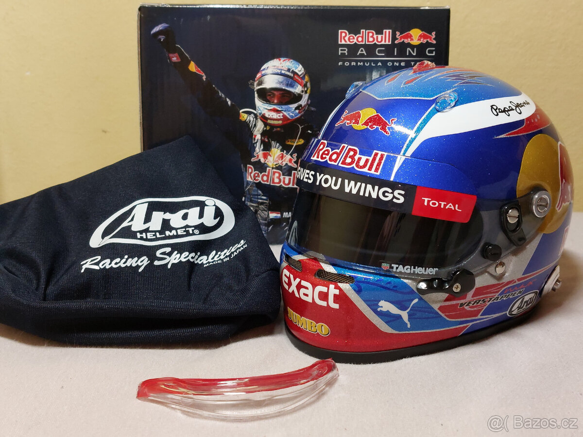 Max Verstappen 2016 Red Bull VC Španělska F1 helma 1:2