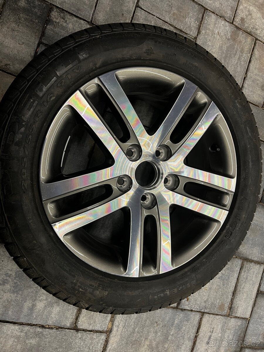 205/55 R16 letní pneu original VW