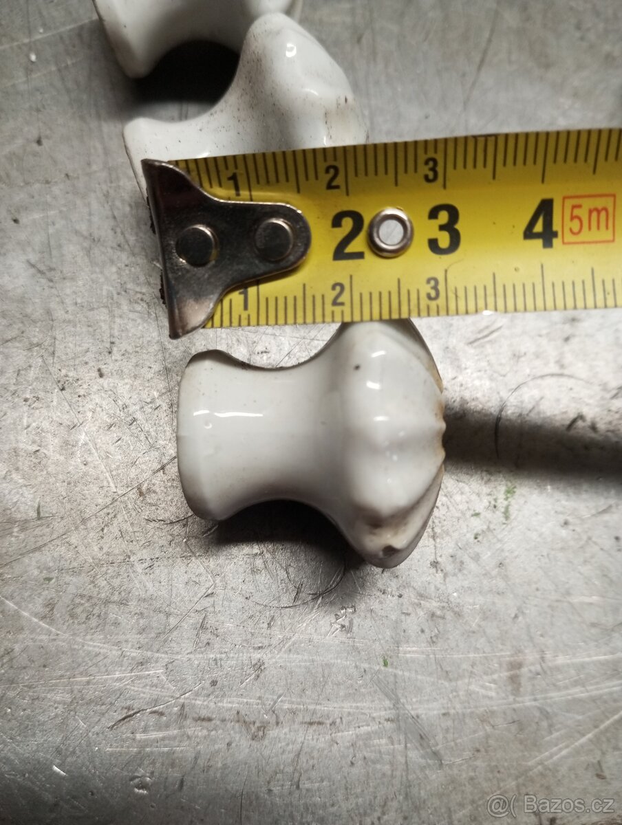 Porcelánové příchytky madla kolinka