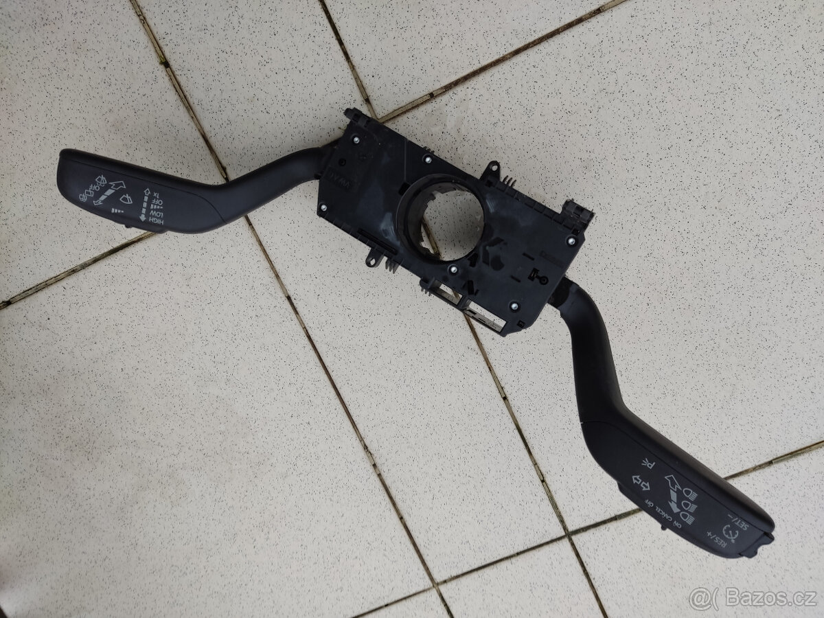 Seat Ibiza páčky pod volant 7H0953503