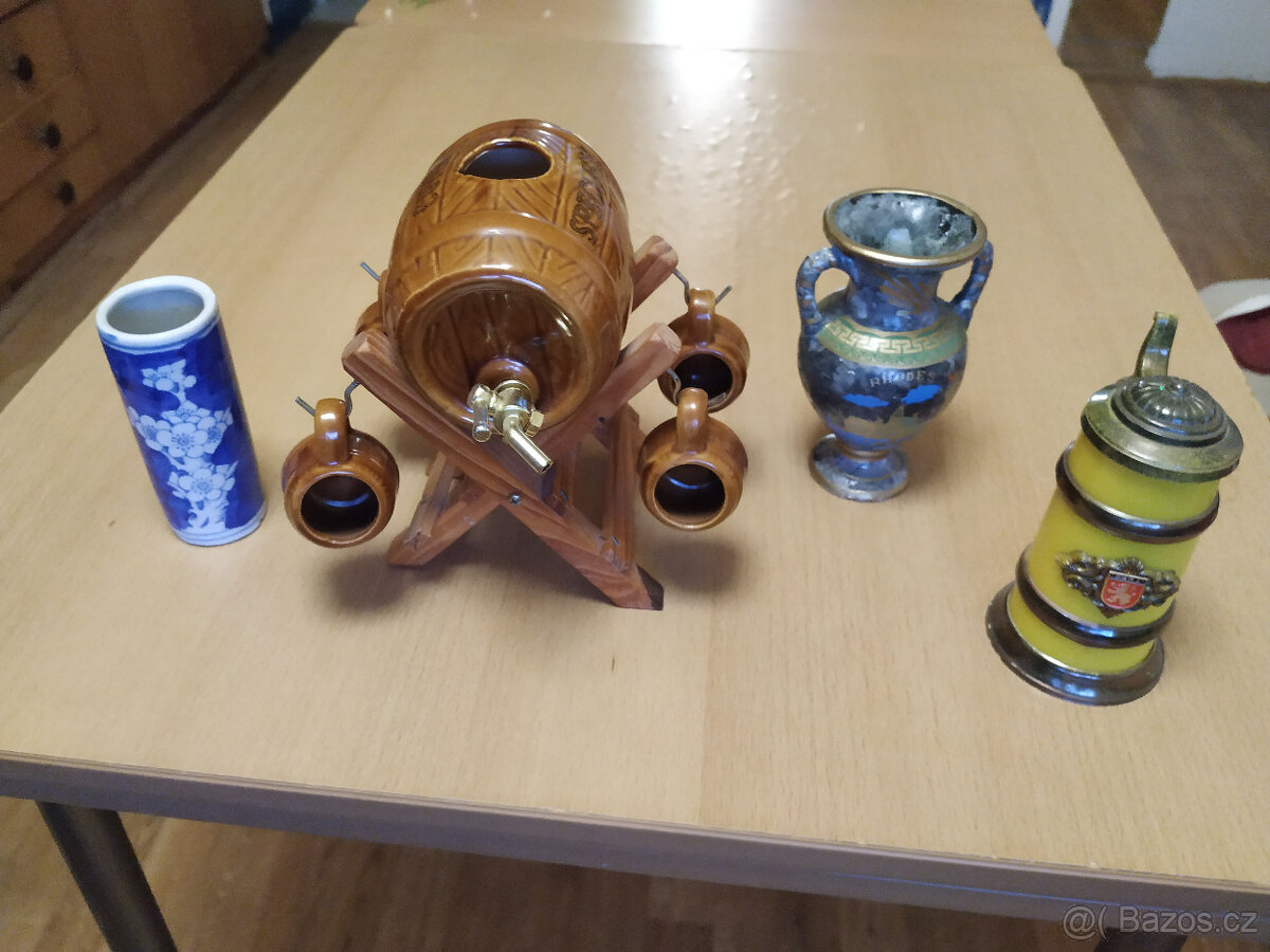 Různý porcelán a sklo