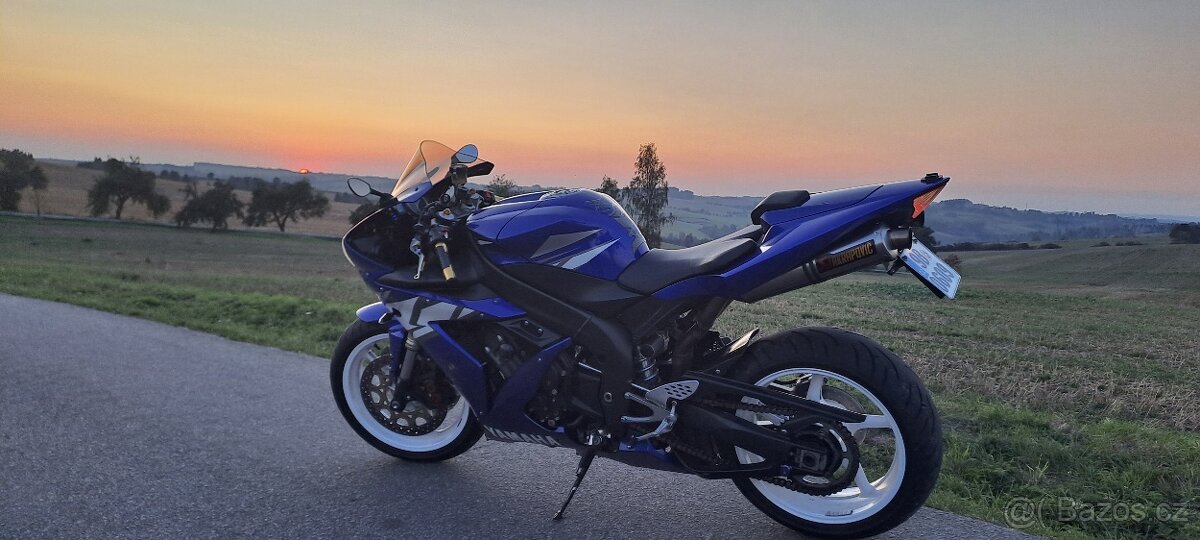 Yamaha YZF R1
