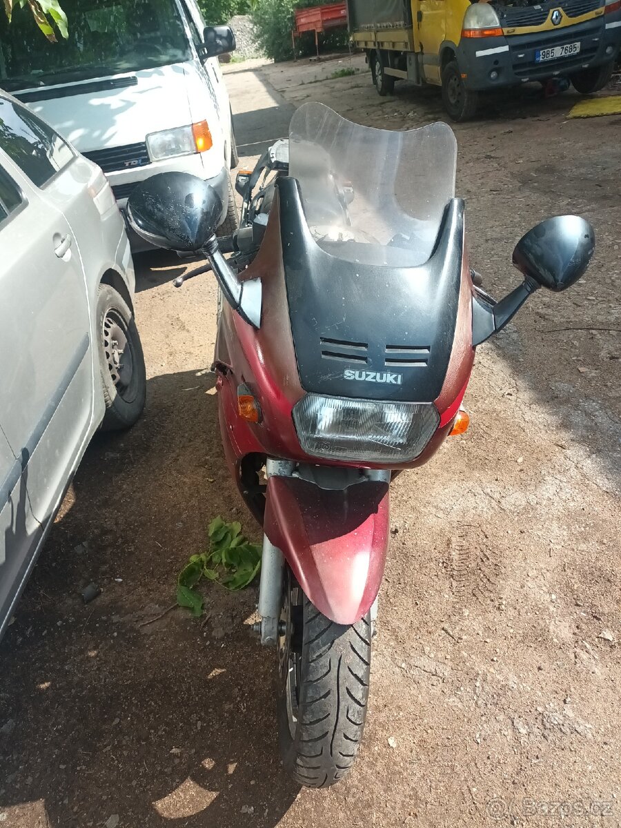 Suzuki gsx 1100f