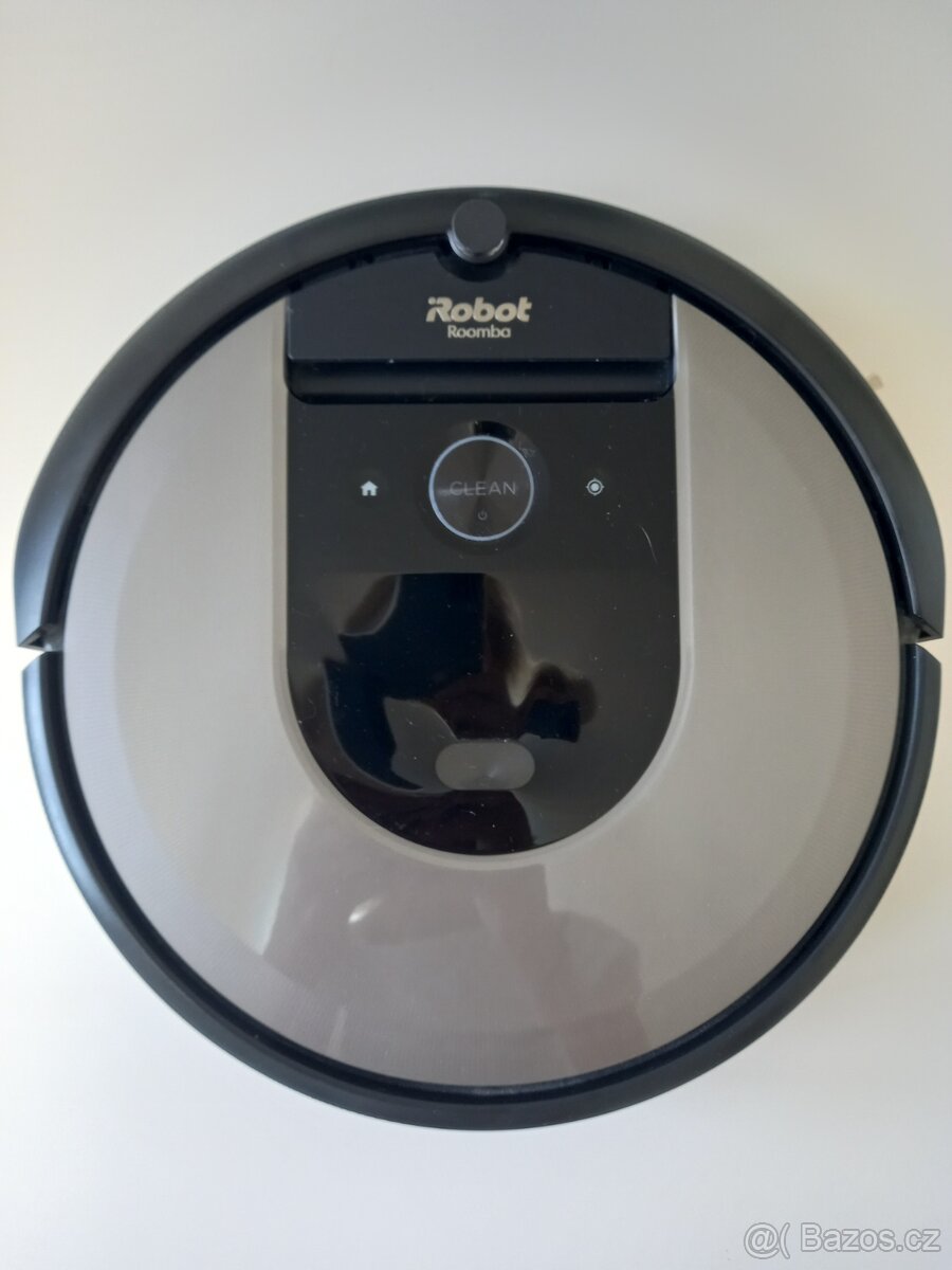 Robotický vysavač iRobot Roomba i7 silver