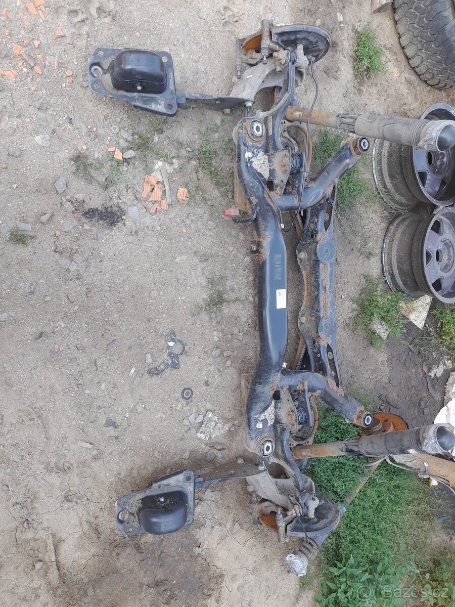 Zadní náprava 5q0505235J