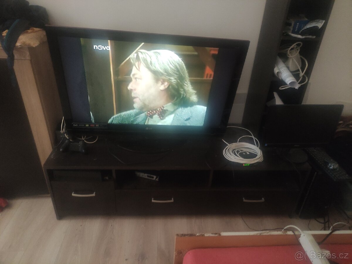 Obývací stolek na TV