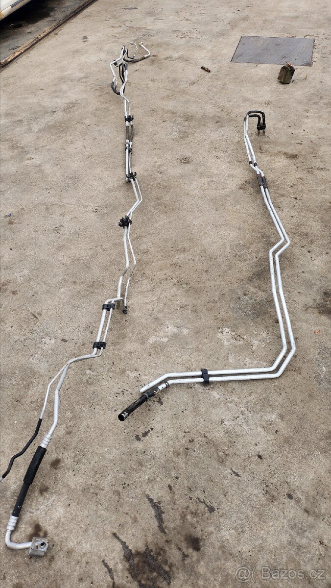 Vedení klima+voda+zadní topení multivan VW T6