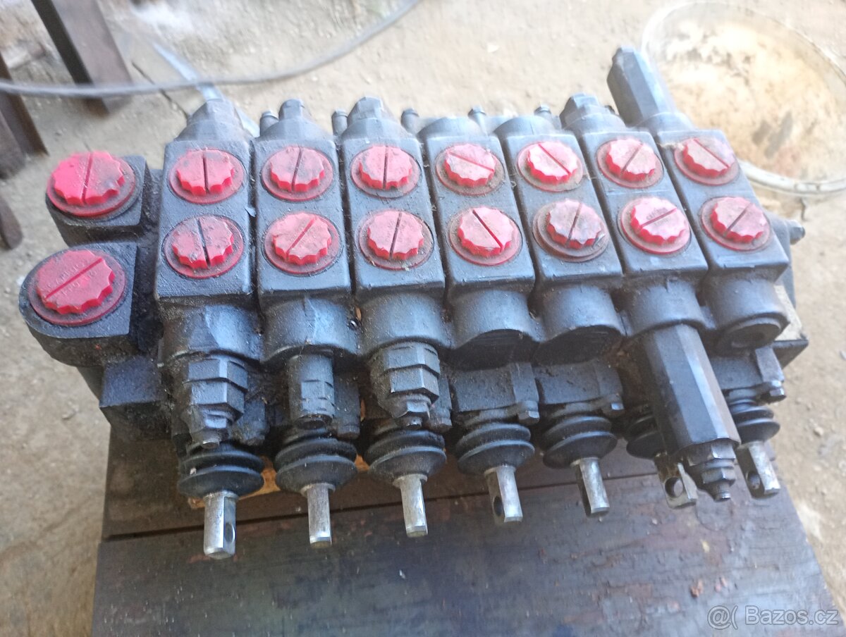 Hydraulický rozvaděč
