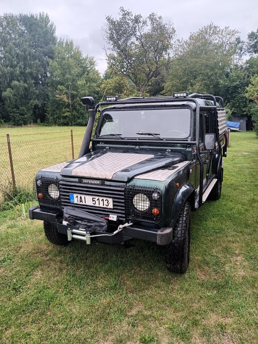 Land Rover Defender 300 TDI 110. Sleva