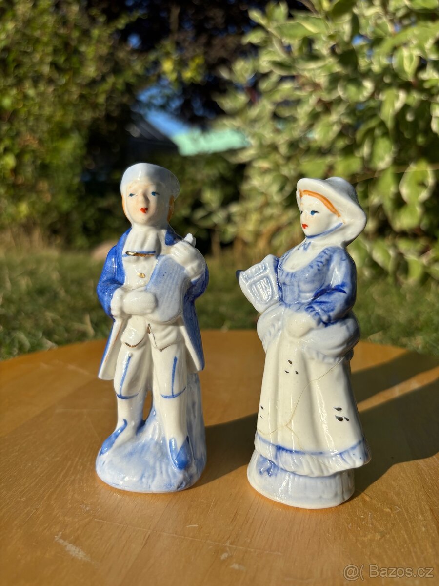 Porcelánové figurky – pár v lidovém oděvu